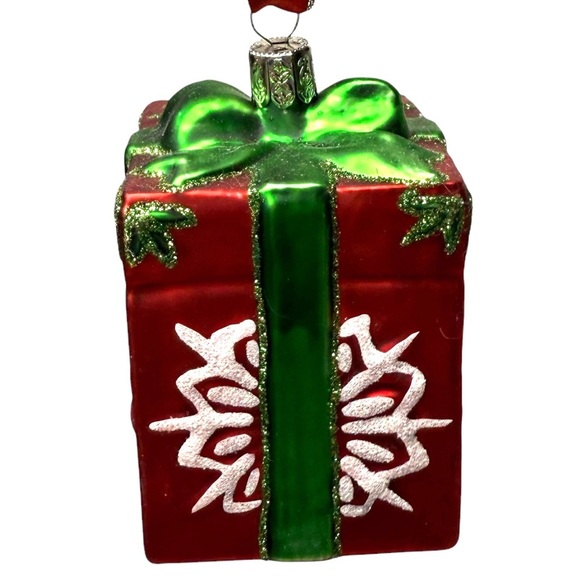 Red WATERFORD Ornament Holiday Heirlooms Gift Present Ornament 2.5”x 2 Christmas - Picture 1 of 10